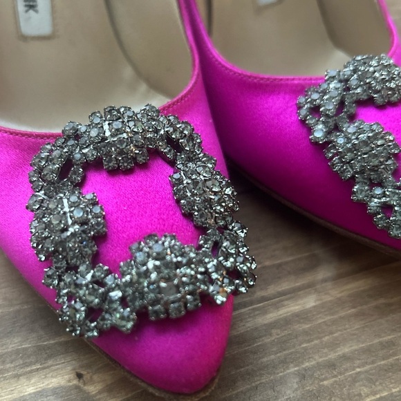 MANOLO BLAHNIK “HANGISI” Fuchsia Satin Jewel Buckle Pumps-Size 6 (AUTHENTICATED) - Picture 14 of 16